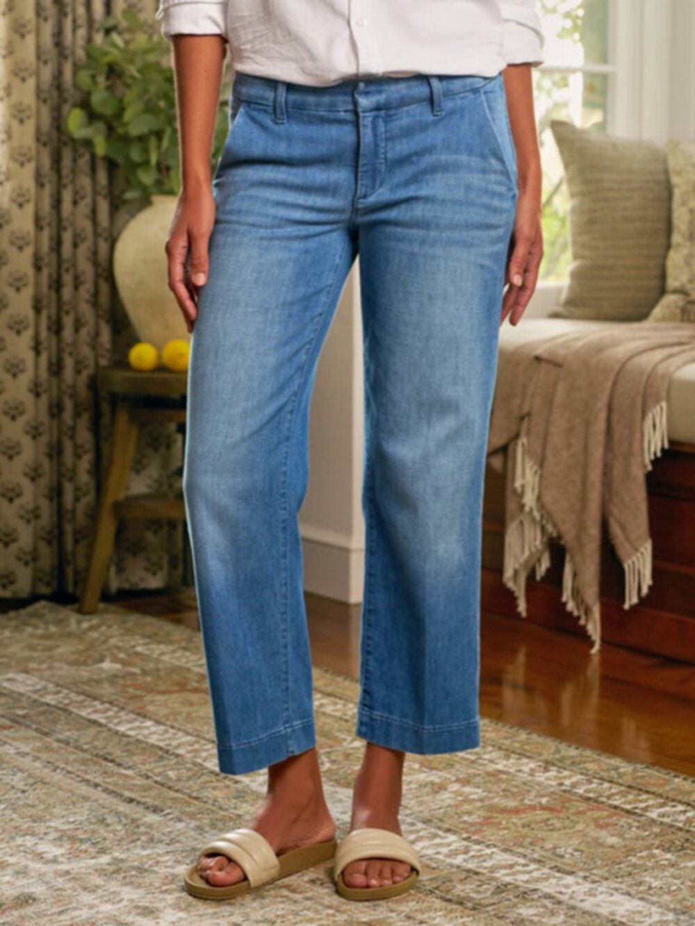 Frank & Eileen Westport Wide Leg Jeans Size 8 Westport 1968 Light Wash Denim